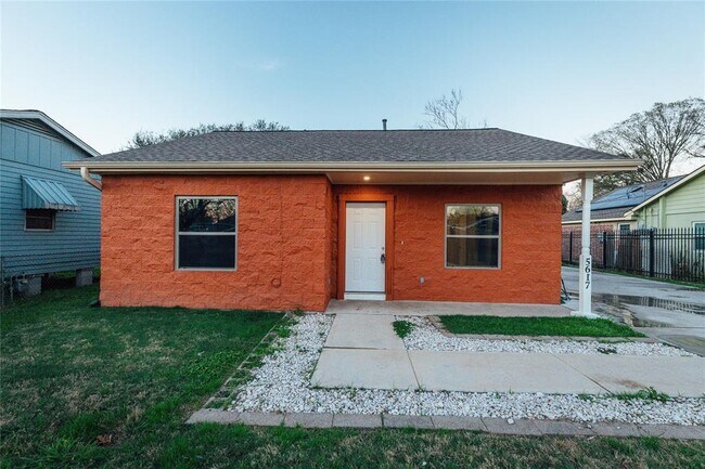 5617 Schutz St in Houston, TX - Building Photo - Building Photo