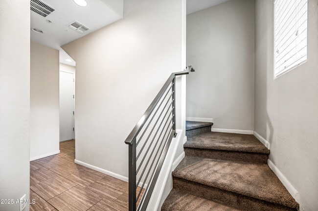 2090 S Dorsey Ln in Tempe, AZ - Building Photo - Building Photo