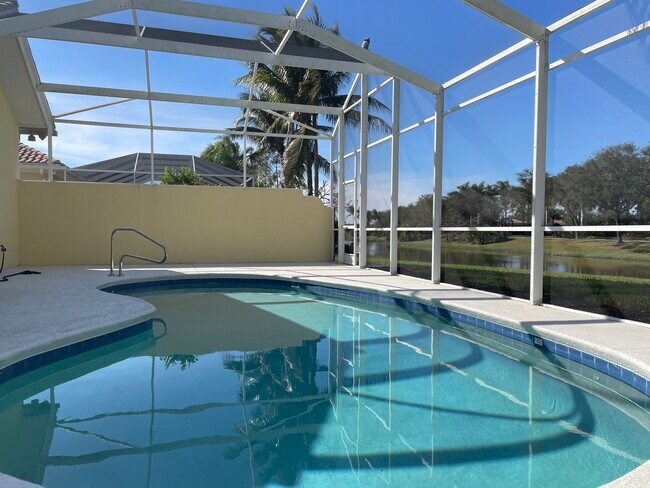 28308 Moray Dr in Bonita Springs, FL - Building Photo - Building Photo