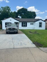 10525 Fairland Dr in Houston, TX - Building Photo - Building Photo