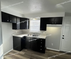 11-11 McKinley Ave in Hobart, IN - Building Photo