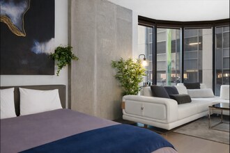 55 Lagrange St, Unit 3A in Boston, MA - Foto de edificio - Building Photo