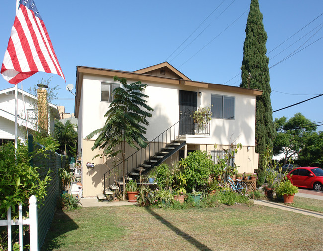 200 C Ave in Coronado, CA - Foto de edificio - Building Photo