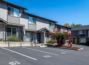 Drumwood McMinnville in McMinnville, OR - Building Photo - Building Photo