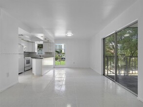 201 178th Dr in Sunny Isles Beach, FL - Building Photo - Building Photo