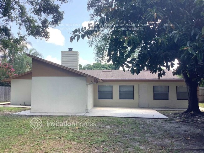 1415 Woodstork Dr, Unit 2 in Brandon, FL - Building Photo - Building Photo