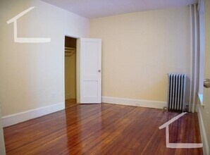 35 Dwight St in Brookline, MA - Building Photo - Building Photo