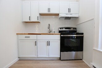 26 South St, Unit A in Edmeston, NY - Foto de edificio - Building Photo