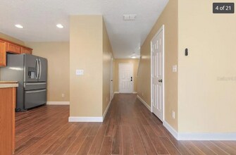 553 Cresting Oak Cir in Orlando, FL - Building Photo - Building Photo