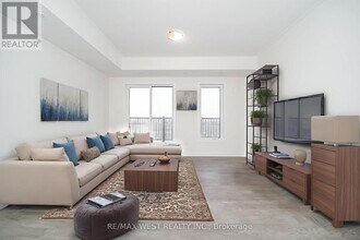 39 John Perkins Bull Dr in Toronto, ON - Building Photo - Building Photo