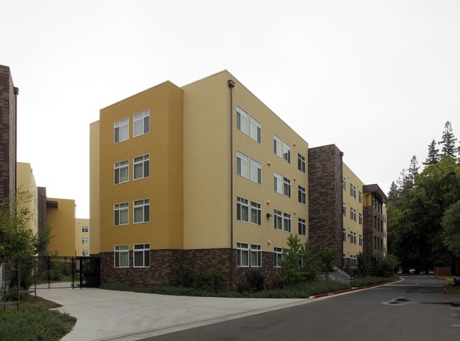 6000 J St in Sacramento, CA - Foto de edificio - Building Photo