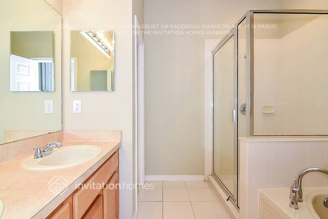 7610 Wood Violet Dr in Gibsonton, FL - Building Photo - Building Photo