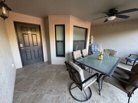 9844 Venezia Cir, Unit unit 721 in Naples, FL - Building Photo