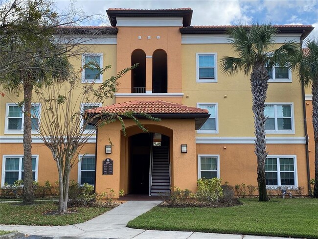 property at 5455 Vineland Rd