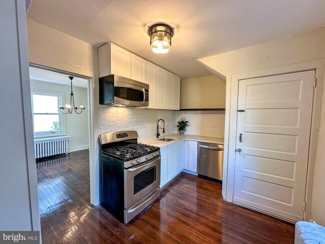 property at 521 Blythe Ave