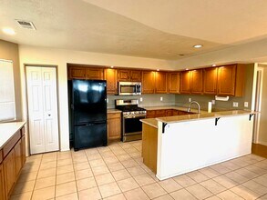 2598 Withington Peak Dr NE in Rio Rancho, NM - Foto de edificio - Building Photo