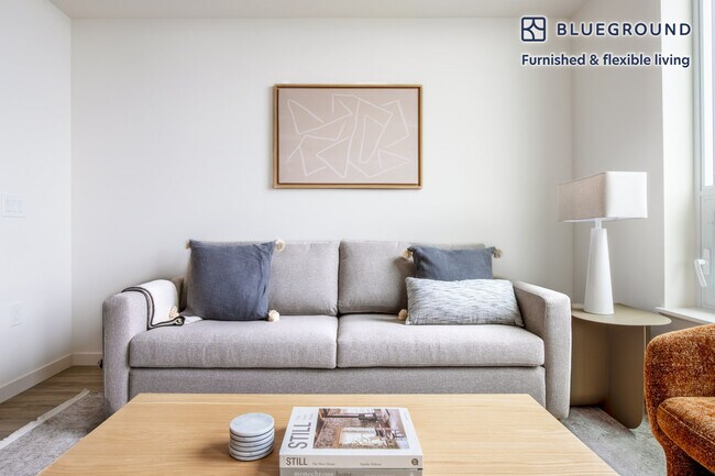 210 8th Ave N-Unit -FL15-ID484 in Seattle, WA - Foto de edificio - Building Photo