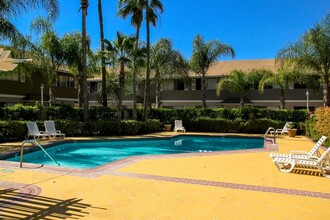 Gilbert Terrace Townhomes in Fullerton, CA - Building Photo - Building Photo