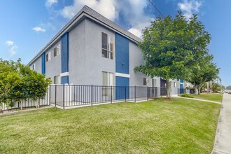 Calla Ave Apartments in Imperial Beach, CA - Building Photo - Interior Photo