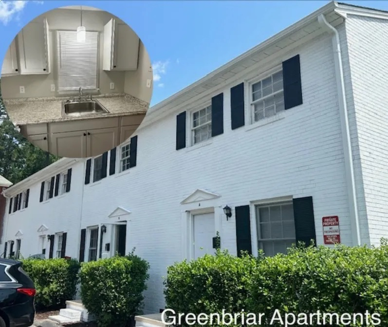 Room in Townhome on Greenbriar Rd in Greensboro, NC - Building Photo