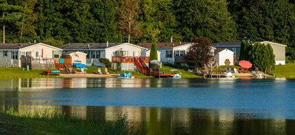 209 Birch Ln in Columbus, MI - Foto de edificio - Building Photo