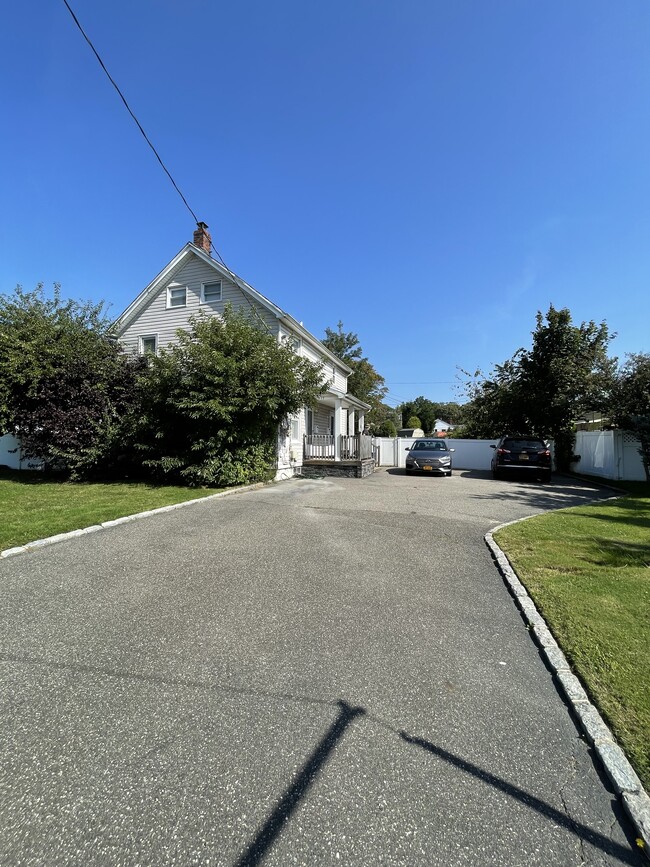 349 Bellmore Rd, Unit 2