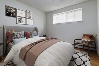 Berkeley Manor in Saskatoon, SK - Building Photo - Building Photo