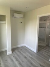 17821 Valerio St in Reseda, CA - Building Photo - Building Photo