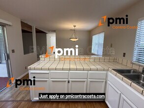 974 Signal Ct in Concord, CA - Building Photo - Building Photo