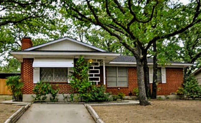 property at 2203 Mercedes Rd
