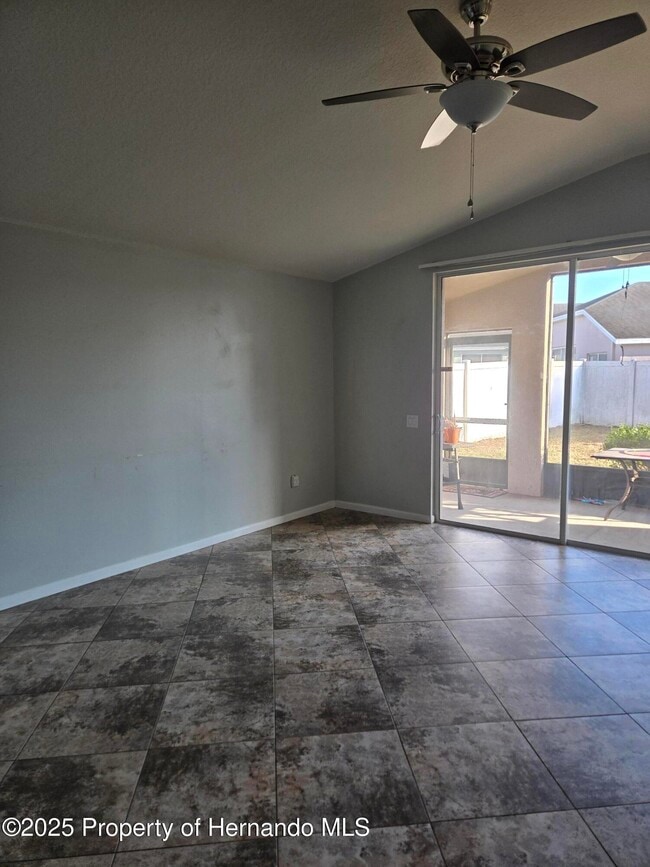 14392 Wake Robin Dr in Brooksville, FL - Building Photo - Building Photo