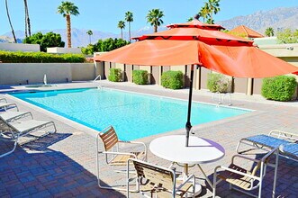433 Bradshaw E Ln-Unit -53 in Palm Springs, CA - Building Photo - Building Photo