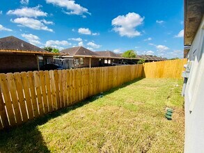 901 Sugar Garden Ave in Pharr, TX - Building Photo - Building Photo