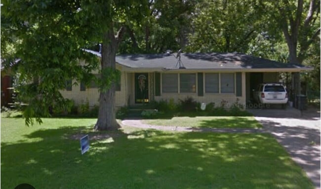 property at 3415 36th Pl