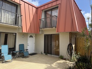 3221 Meridian Way S in Palm Beach Gardens, FL - Building Photo - Building Photo