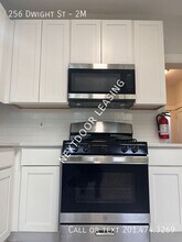 256 Dwight St in Jersey City, NJ - Building Photo - Building Photo