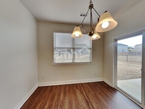 413 Bluewater Dr in Nashville, TN - Foto de edificio - Building Photo