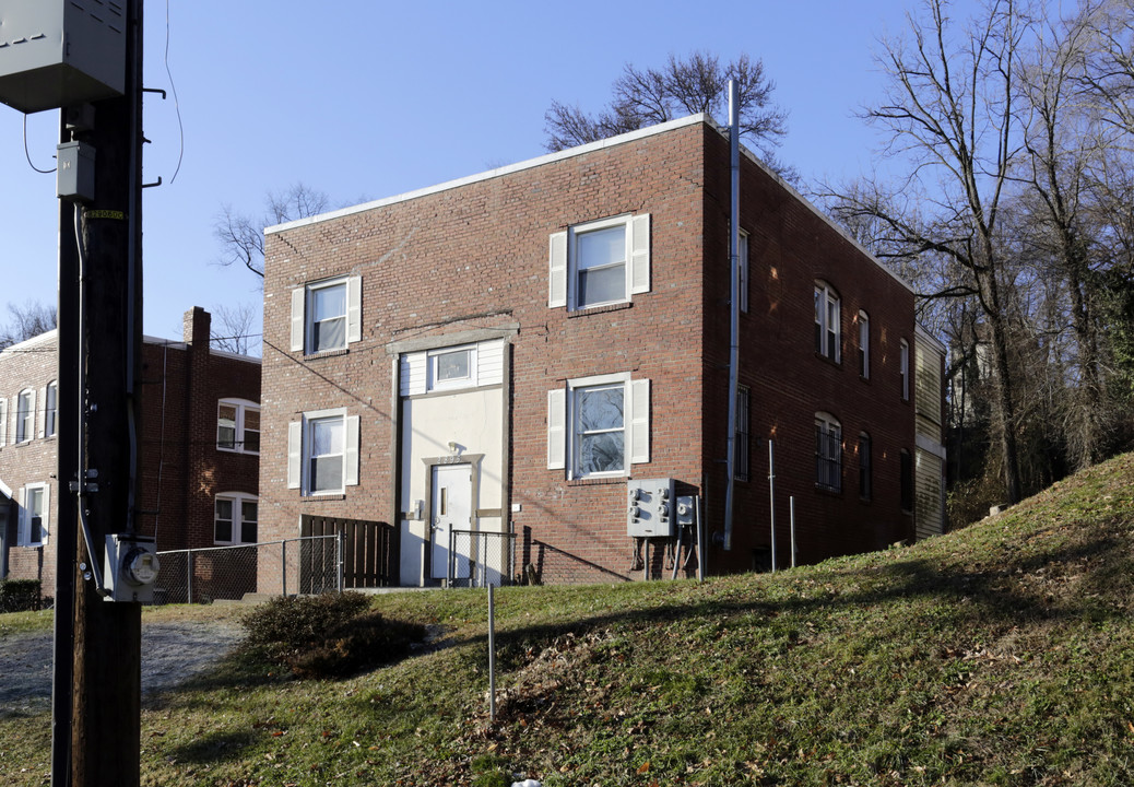 2895 Hartford St SE in Washington, DC - Building Photo