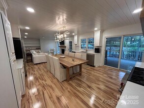 10316 Whitethorn Dr in Charlotte, NC - Building Photo - Building Photo