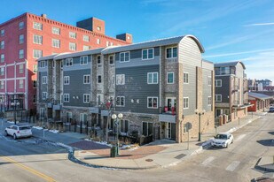 330 N 7th St in Lincoln, NE - Building Photo