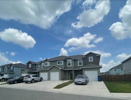 16914 Showdown Path in Selma, TX - Building Photo