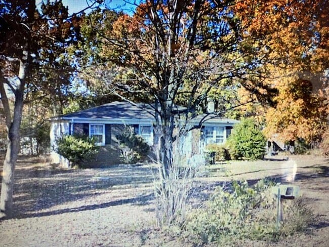 property at 105 Embrey Ct