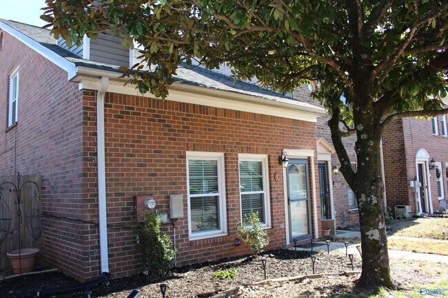 101 Cresent Circle in Madison, AL - Building Photo - Building Photo