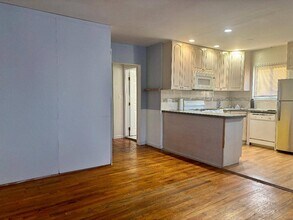 16 Huron Pl in Staten Island, NY - Building Photo - Building Photo