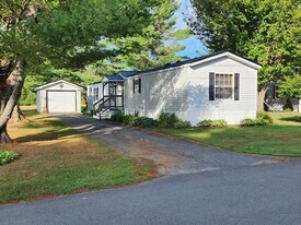 10 Karen St in Palmyra, ME - Building Photo