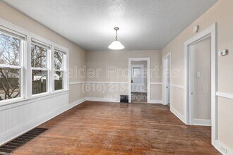 950 Merritt St SE in Grand Rapids, MI - Building Photo - Building Photo