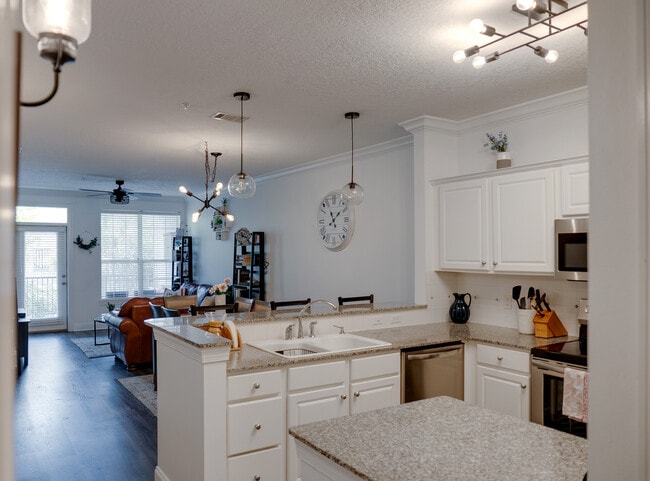 159 Brooks St SE, Unit 205 in Fort Walton Beach, FL - Foto de edificio - Building Photo