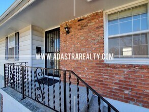 5327 E 100th St in Kansas City, MO - Building Photo - Building Photo