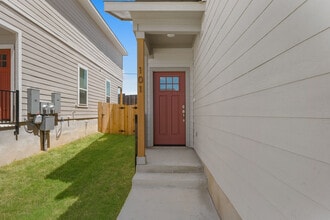 7536 Briarwood Pass, Unit 101 in San Antonio, TX - Building Photo - Building Photo