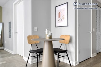 210 N Wells St in Chicago, IL - Building Photo - Building Photo